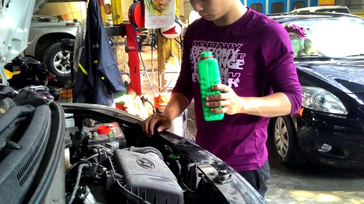 Những mẹo giúp hạ nhiệt cho ô tô trong thời tiết nắng nóng